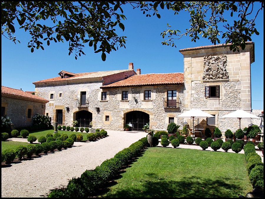 Hotel Palacio De La Pena Cantabria Ajo Extérieur photo