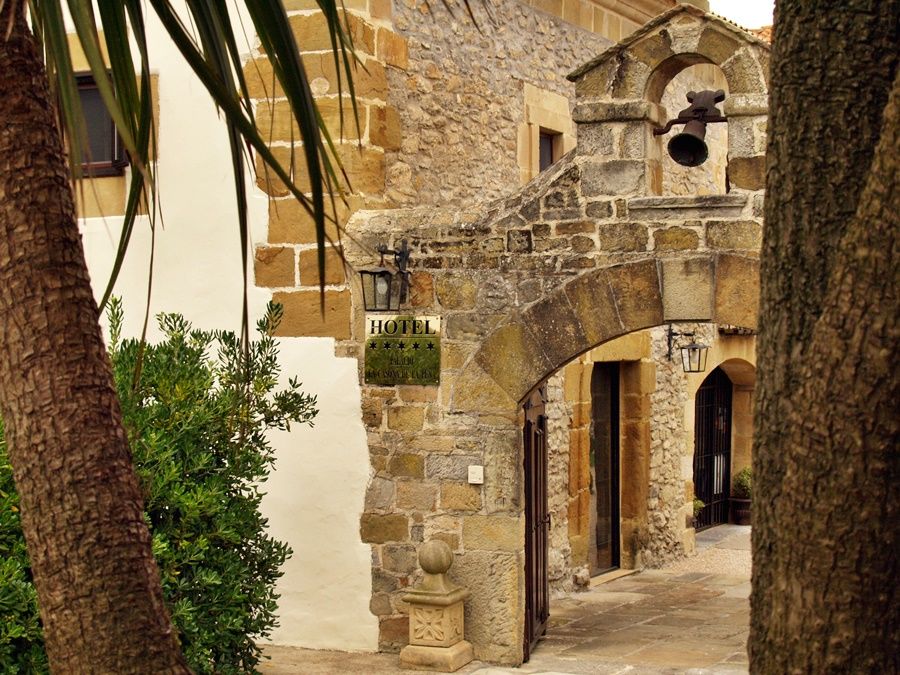 Hotel Palacio De La Pena Cantabria Ajo Extérieur photo