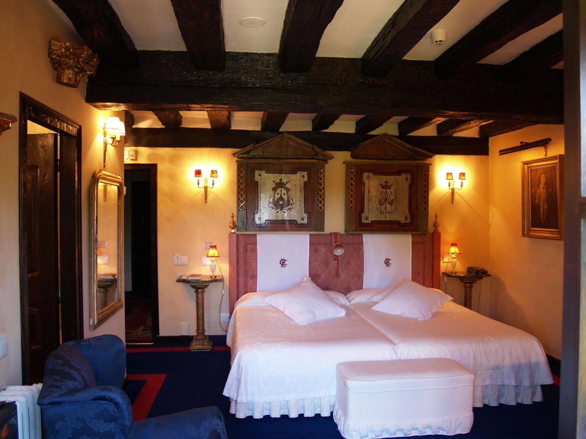 Hotel Palacio De La Pena Cantabria Ajo Extérieur photo