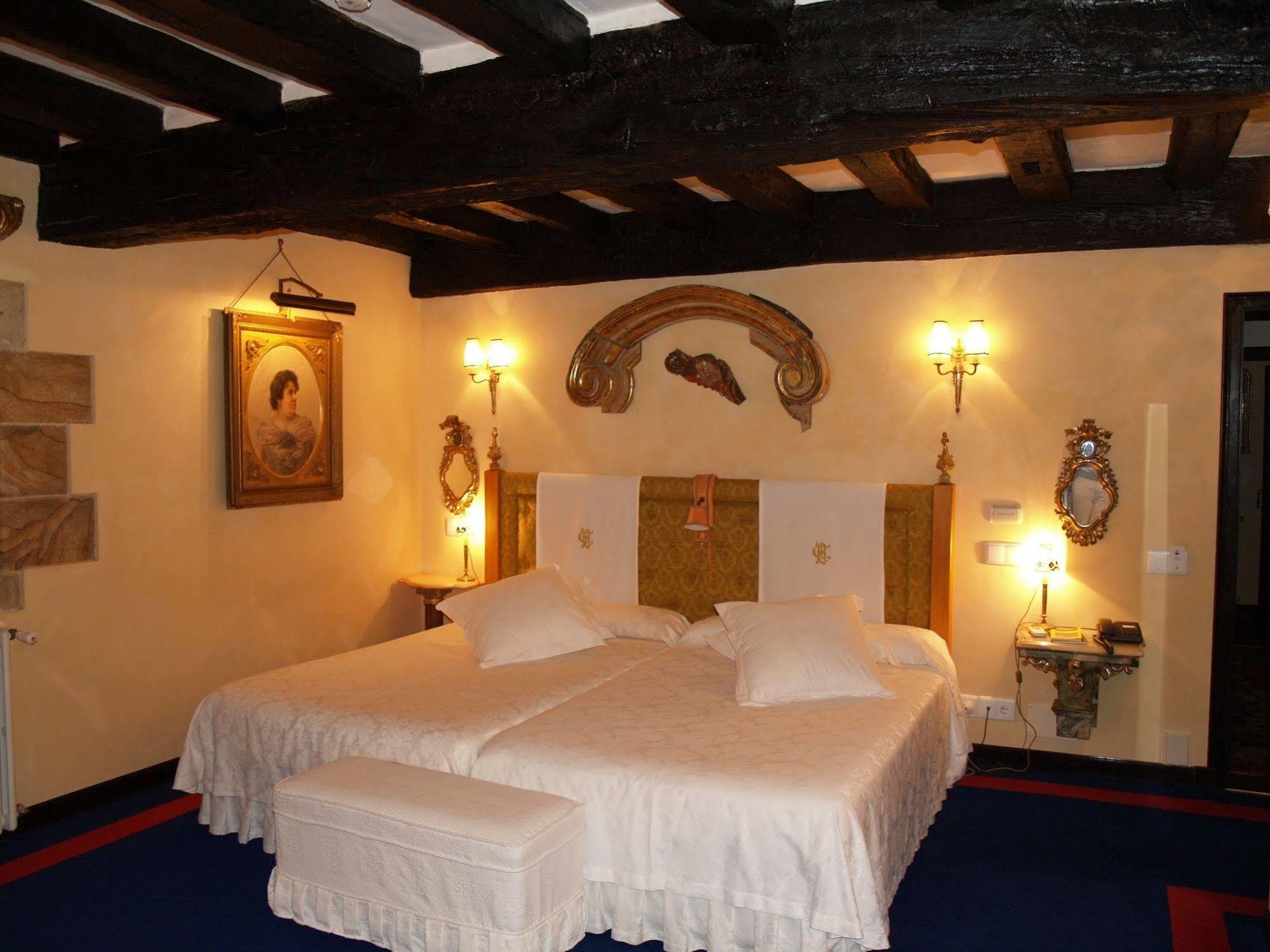 Hotel Palacio De La Pena Cantabria Ajo Extérieur photo