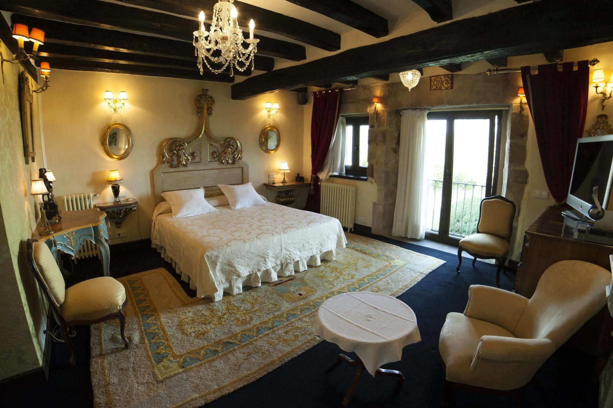 Hotel Palacio De La Pena Cantabria Ajo Extérieur photo
